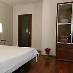 Quiet And Spacious Apartment With Garage Option