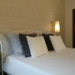 Quiet And Spacious Apartment With Garage Option
