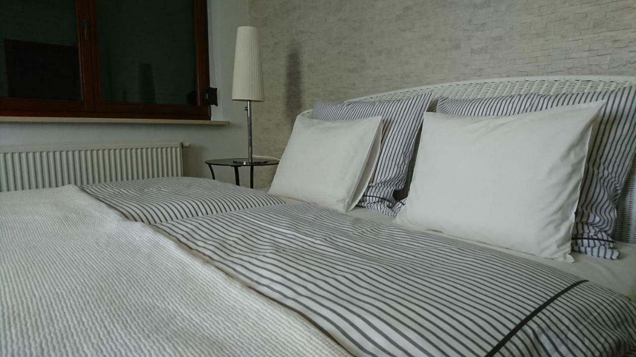 Quiet And Spacious With Garage Option Appartement *