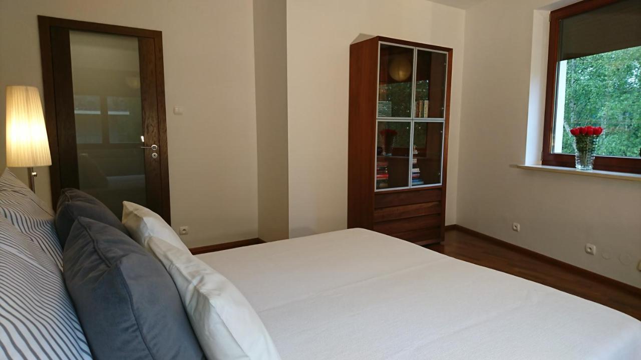 Quiet And Spacious With Garage Option