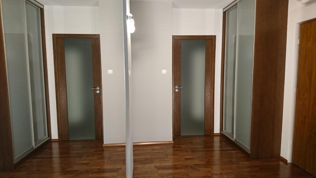 Quiet And Spacious With Garage Option Appartement *